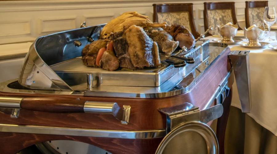 Il Carrello del Gran Bollito | Boiled meat trolley