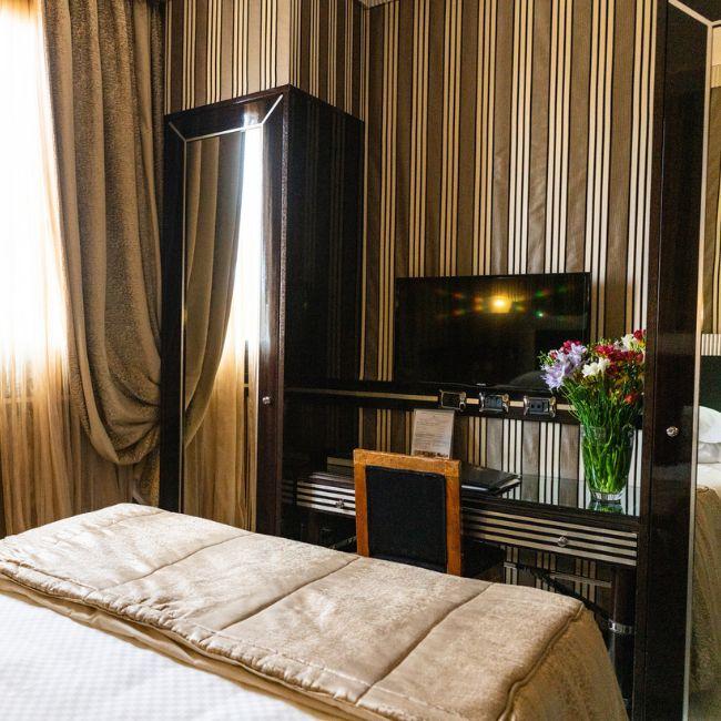 Art Deco Terrace Suite