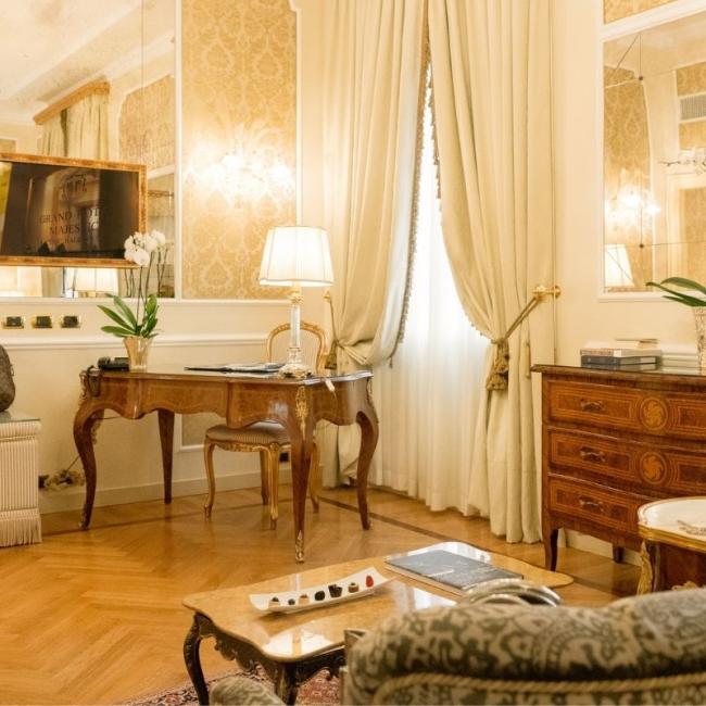 Grand Deluxe