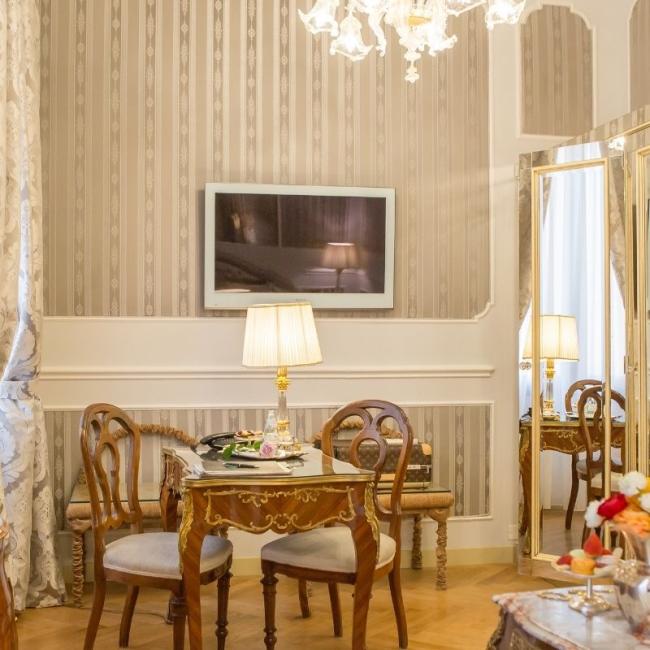 Grand Deluxe