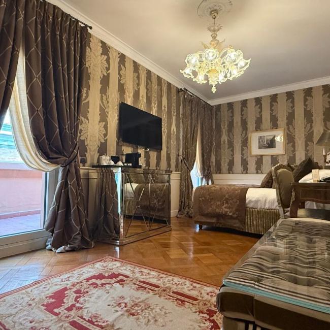 Grand Deluxe
